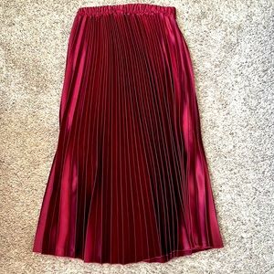 Shasa Skirt, Size Small, red wine, and high rise.